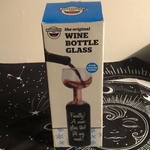 New in box Bigmouth Original Wine Bottle Glass holds an entire bottle of wine
